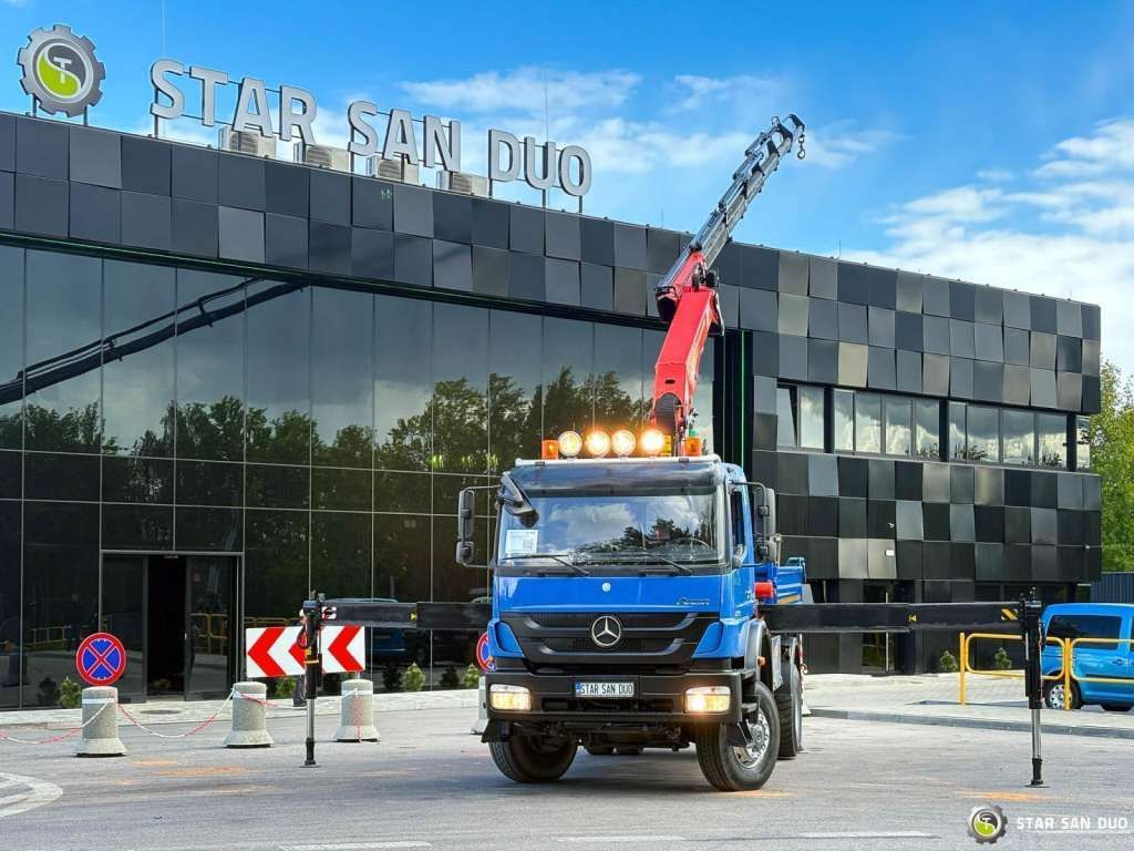 Mercedes-Benz AXOR 1833 4x4 Palfinger PK 22002 EH Crane Winch - Camión volquete: foto 3 Mercedes-Benz AXOR 1833 4x4 Palfinger PK 22002 EH Crane Winch - Camión volquete: foto 3