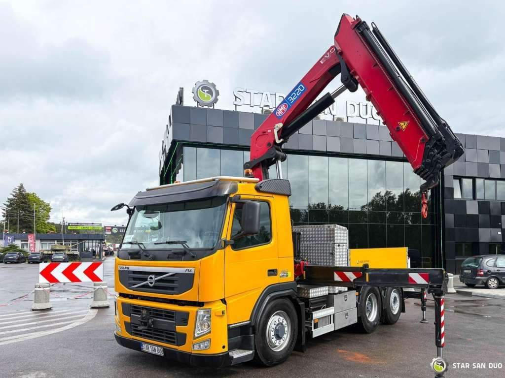 Volvo FM 460 6x4x4 HMF 3220 Crane HDS - Camión grúa: foto 4 Volvo FM 460 6x4x4 HMF 3220 Crane HDS - Camión grúa: foto 4