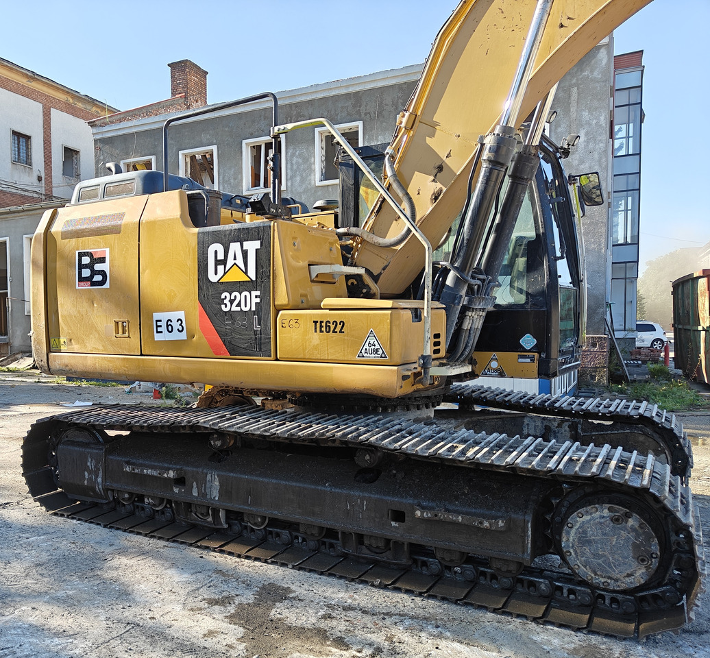 CATERPILLAR 320 F - Excavadora de cadenas: foto 1 CATERPILLAR 320 F - Excavadora de cadenas: foto 1