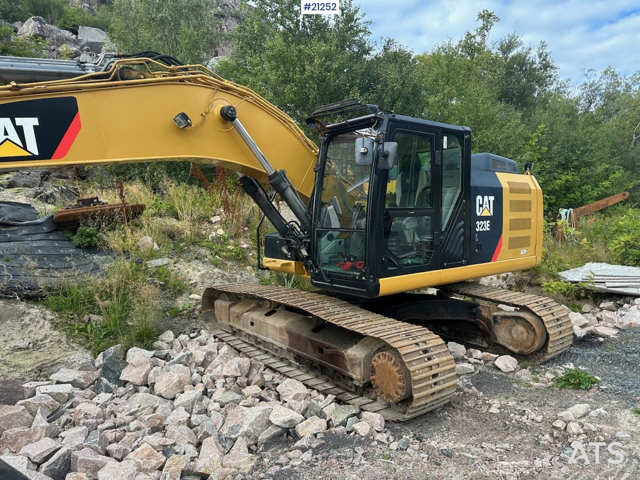Caterpillar 323E - Excavadora de cadenas: foto 1 Caterpillar 323E - Excavadora de cadenas: foto 1