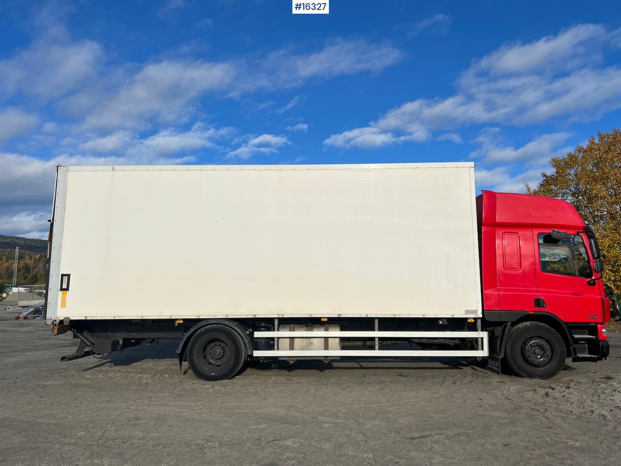 DAF CF75.360 - Camión caja cerrada: foto 4 DAF CF75.360 - Camión caja cerrada: foto 4