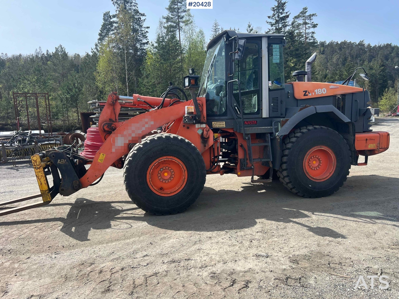 Hitachi ZW 180 - Cargadora de ruedas: foto 5 Hitachi ZW 180 - Cargadora de ruedas: foto 5