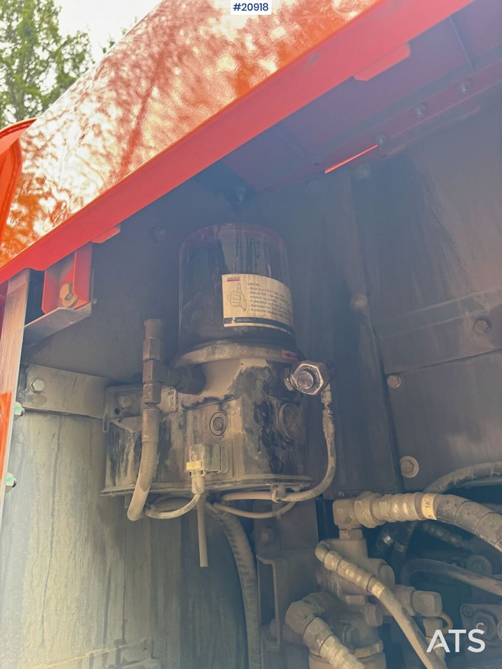 Excavadora de cadenas Hitachi ZX225: foto 18