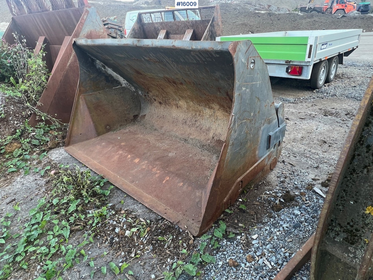 Hjullasterskuffe m/ liten BM feste - Cazo cargador para Maquinaria de construcción: foto 3 Hjullasterskuffe m/ liten BM feste - Cazo cargador para Maquinaria de construcción: foto 3