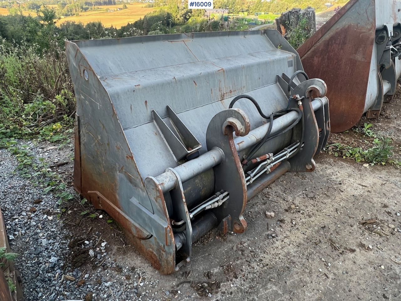 Hjullasterskuffe m/ liten BM feste - Cazo cargador para Maquinaria de construcción: foto 4 Hjullasterskuffe m/ liten BM feste - Cazo cargador para Maquinaria de construcción: foto 4