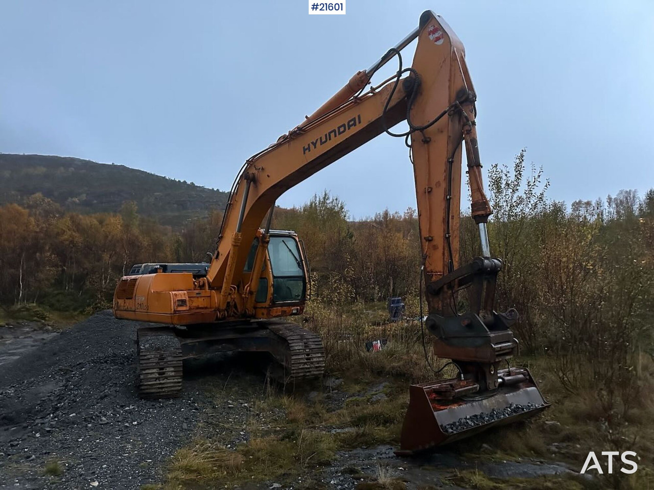 Hyundai 210LC- 3H gravemaskin m/ 5 skuffer. Byttet belter for 100 timer siden - Excavadora de cadenas: foto 1 Hyundai 210LC- 3H gravemaskin m/ 5 skuffer. Byttet belter for 100 timer siden - Excavadora de cadenas: foto 1