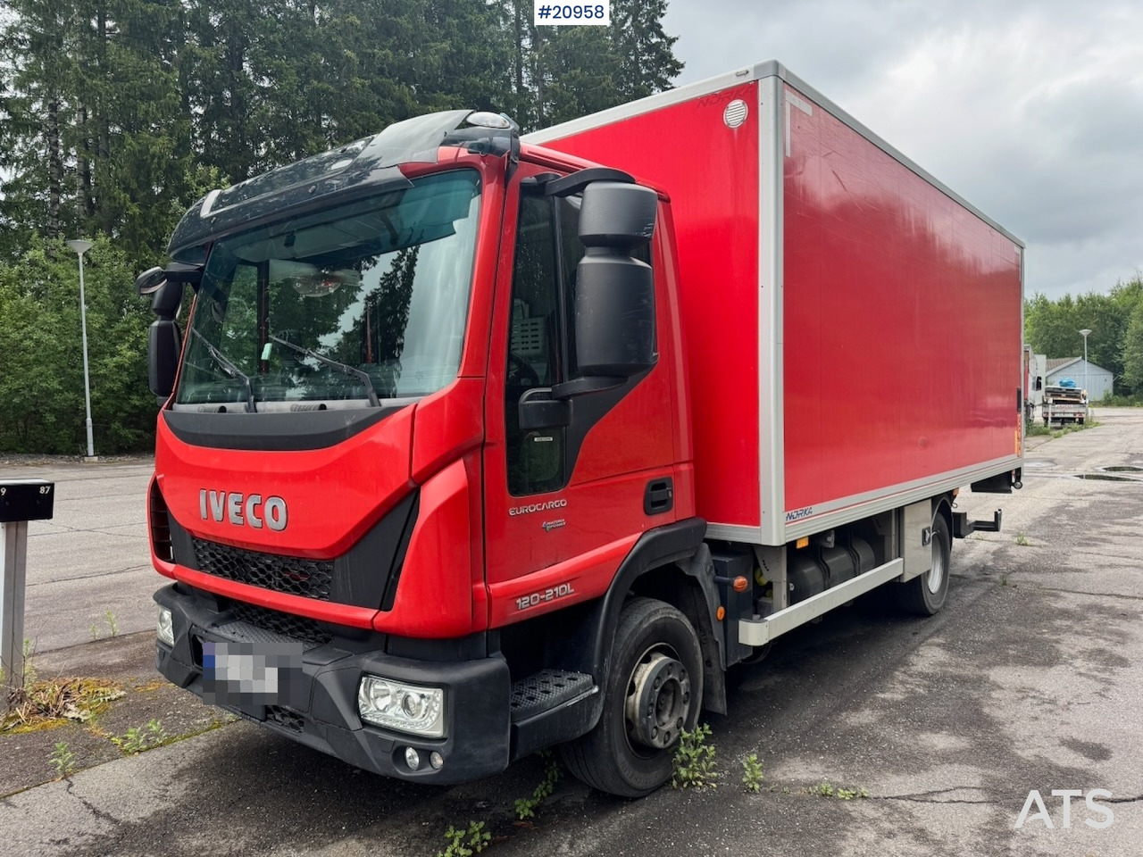 Iveco EuroCargo 120-210L - Camión caja cerrada: foto 1 Iveco EuroCargo 120-210L - Camión caja cerrada: foto 1
