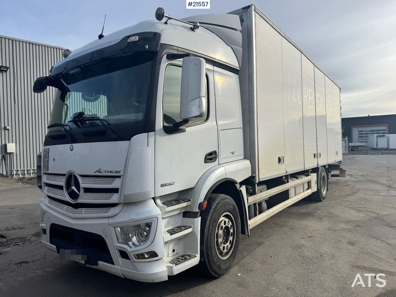 Mercedes Actros 1832 - Camión caja cerrada: foto 1 Mercedes Actros 1832 - Camión caja cerrada: foto 1