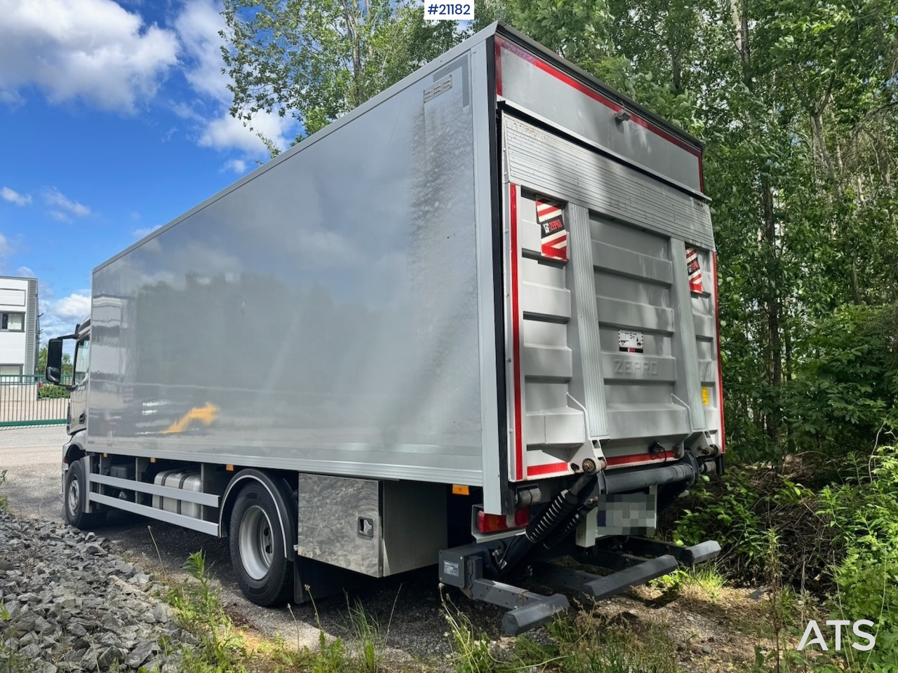 Mercedes Actros 1833 - Camión caja cerrada: foto 4 Mercedes Actros 1833 - Camión caja cerrada: foto 4