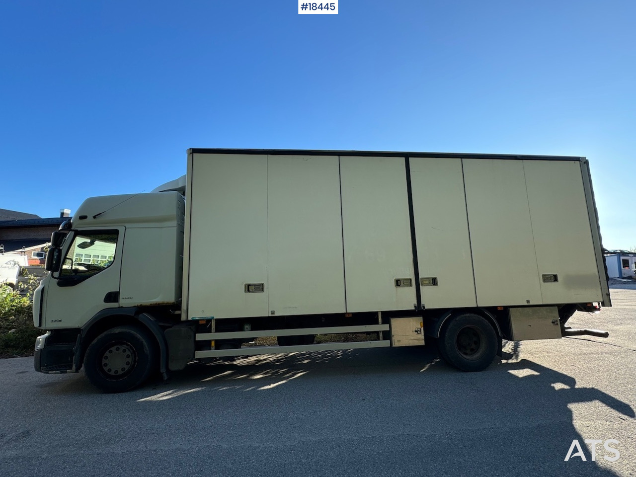 Renault Premium - Camión caja cerrada: foto 3 Renault Premium - Camión caja cerrada: foto 3