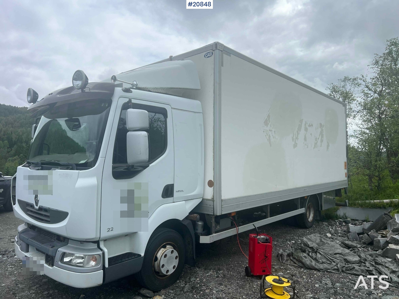 Renault midlum - Camión caja cerrada: foto 1 Renault midlum - Camión caja cerrada: foto 1