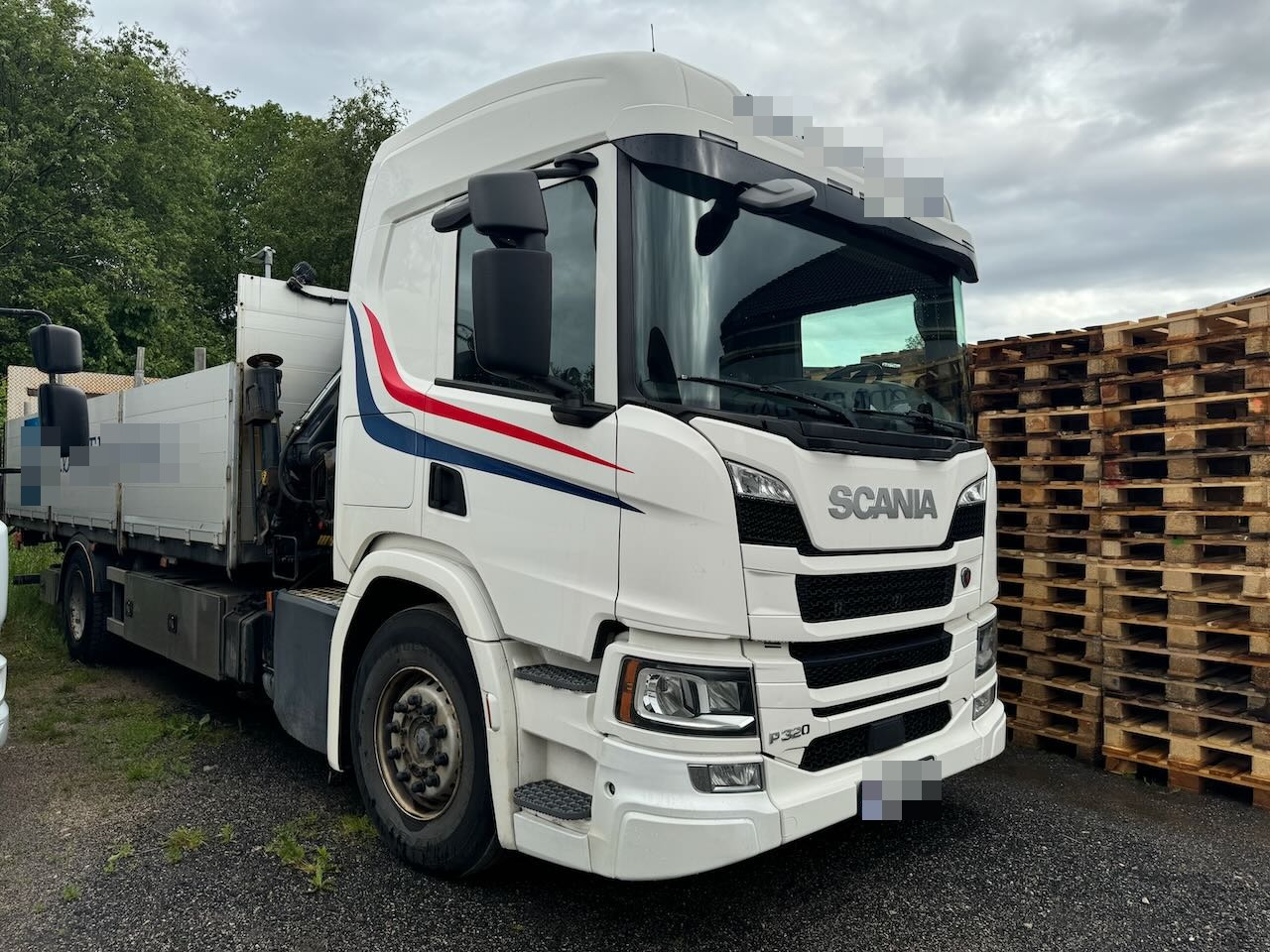 Scania P320 - Camión caja abierta, Camión grúa: foto 2 Scania P320 - Camión caja abierta, Camión grúa: foto 2