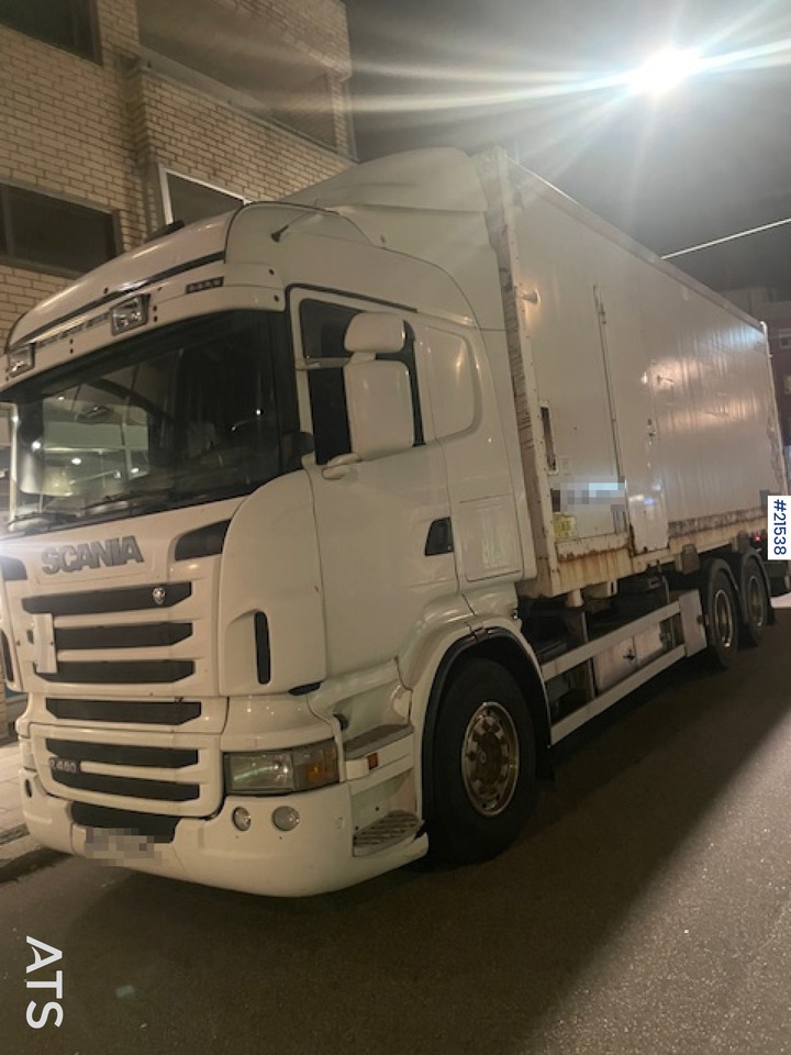 Scania R480 Skapbil m/ 2t lift - Camión caja cerrada: foto 1 Scania R480 Skapbil m/ 2t lift - Camión caja cerrada: foto 1