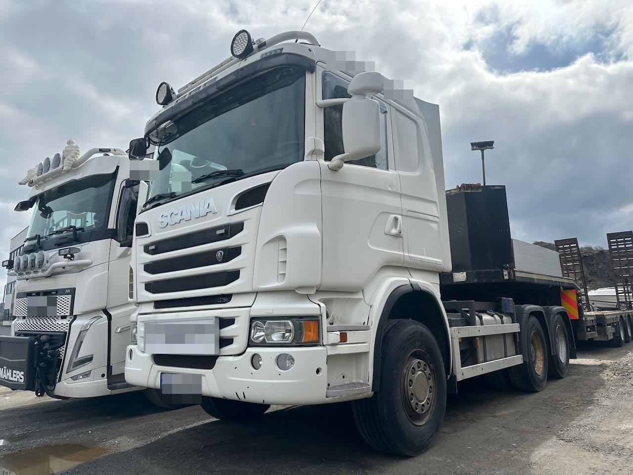 Camión volquete Scania R560: foto 1