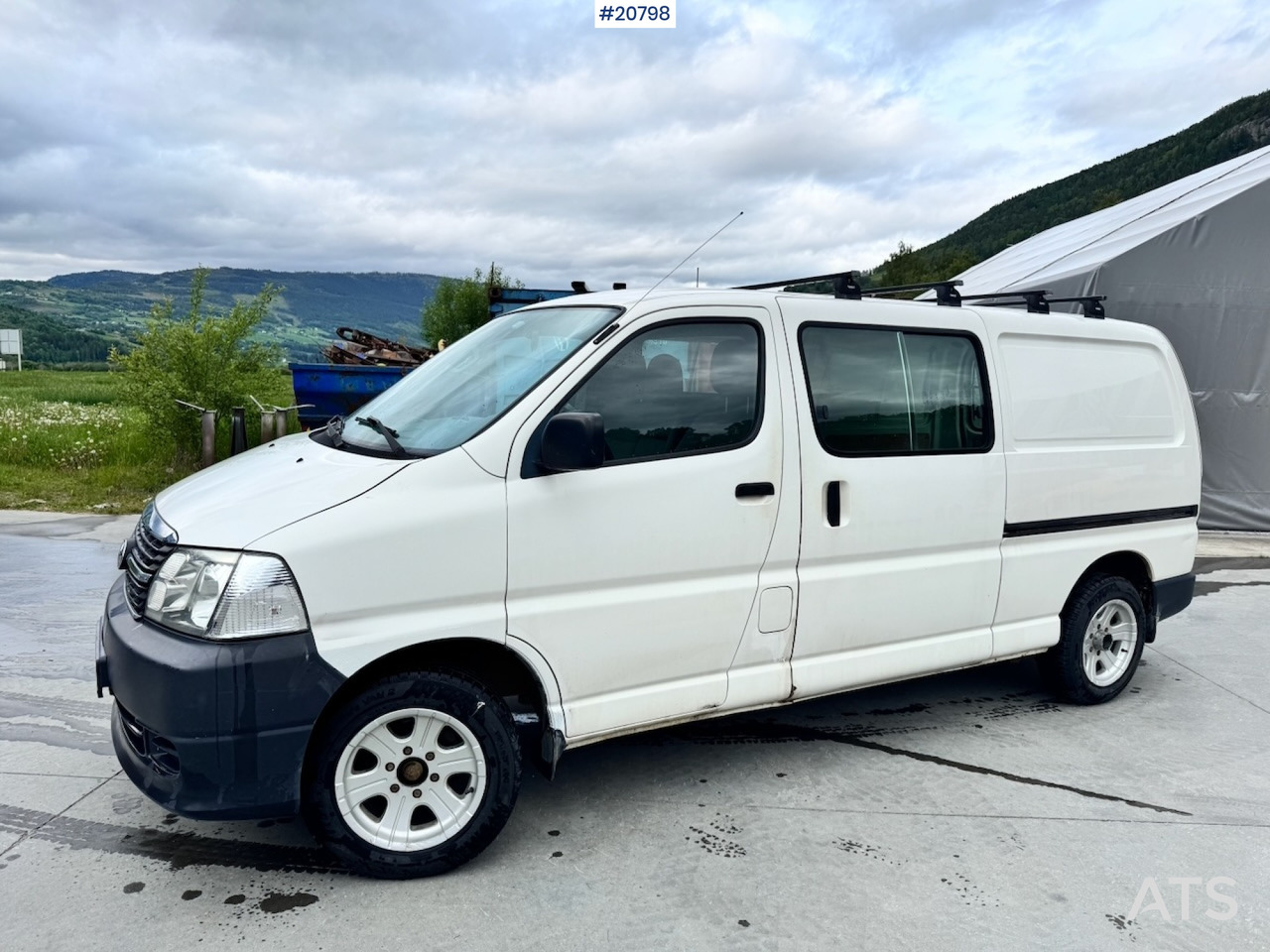 Toyota Hiace - Furgón: foto 2 Toyota Hiace - Furgón: foto 2