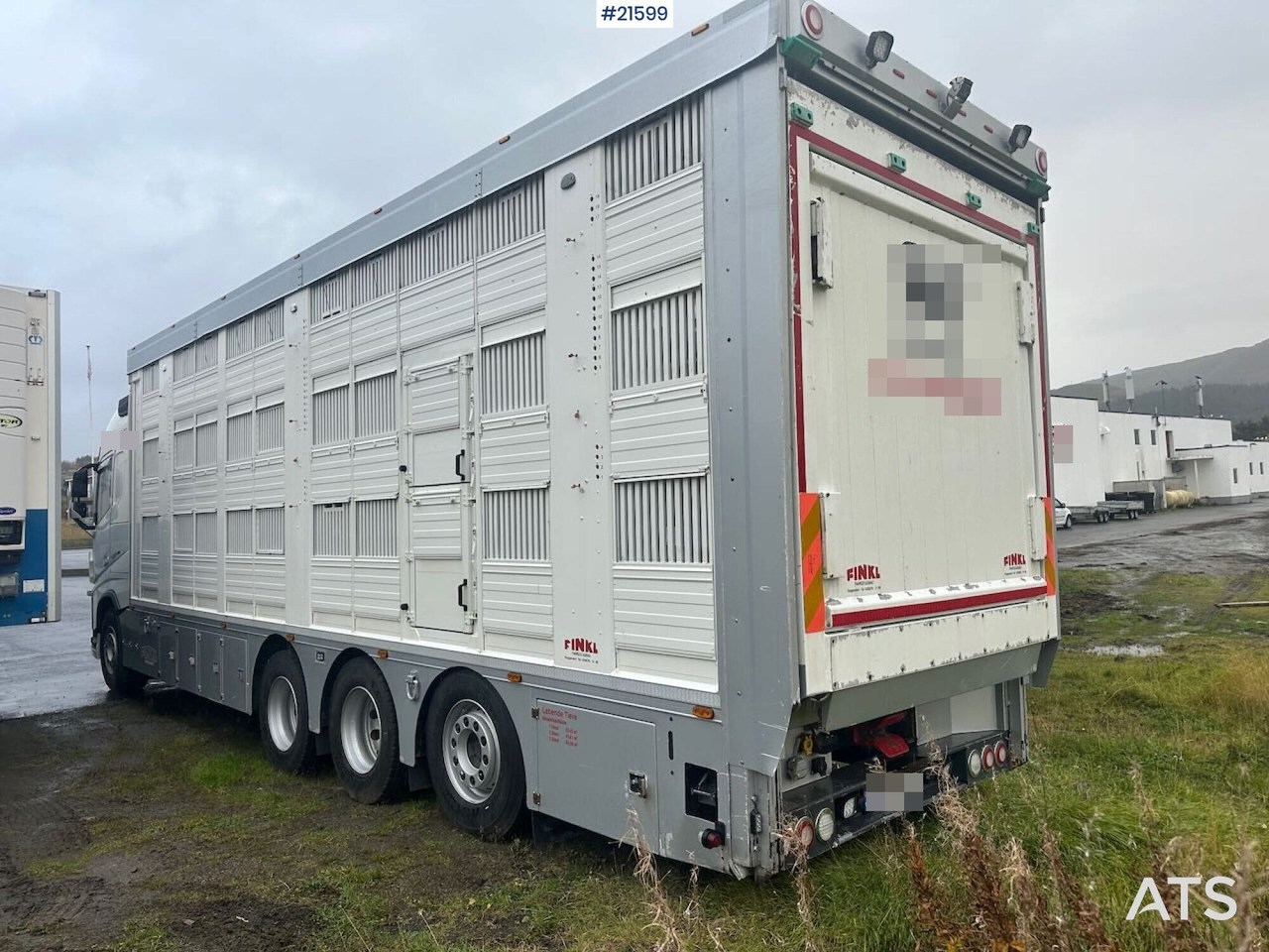 Volvo 540 8x4 dyrebil m/ Finkl påbygg, onspot og godkjent til 225 dyr - Camión transporte de ganado: foto 4 Volvo 540 8x4 dyrebil m/ Finkl påbygg, onspot og godkjent til 225 dyr - Camión transporte de ganado: foto 4