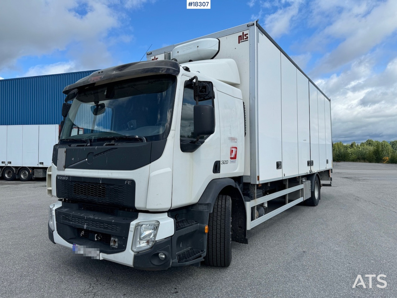 Volvo FE320 - Camión caja cerrada: foto 1 Volvo FE320 - Camión caja cerrada: foto 1
