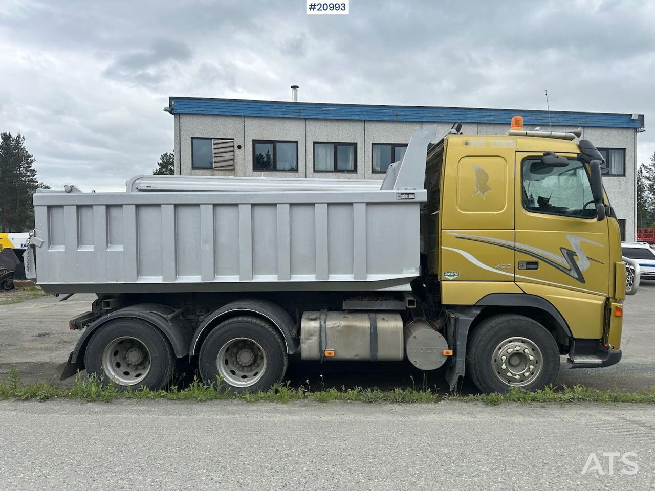 Camión volquete Volvo FH480: foto 1