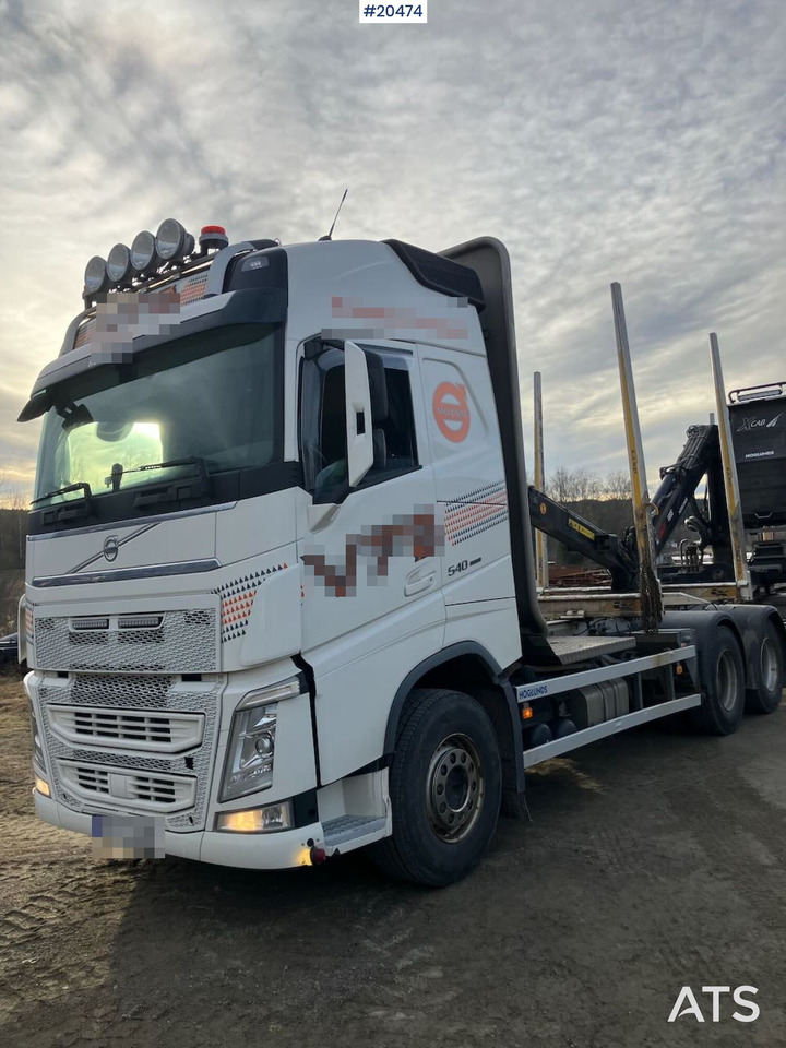Volvo FH540 - Camión forestal: foto 1 Volvo FH540 - Camión forestal: foto 1