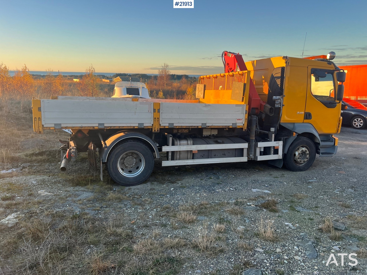 Volvo FL240 - Camión grúa: foto 3 Volvo FL240 - Camión grúa: foto 3