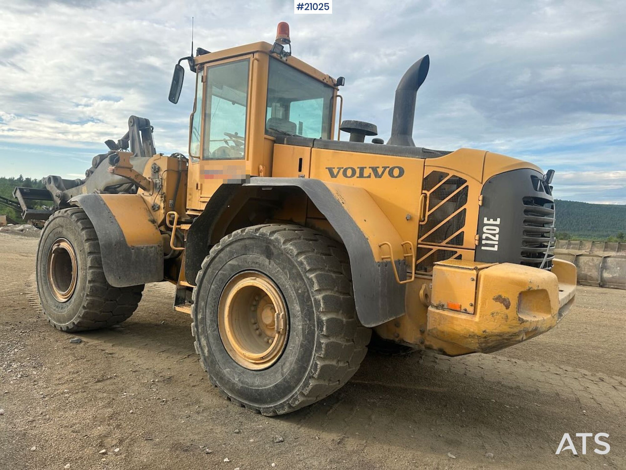 Volvo L120E hjullaster m/ vekt, skuffe og overhalt motor - Cargadora de ruedas: foto 5 Volvo L120E hjullaster m/ vekt, skuffe og overhalt motor - Cargadora de ruedas: foto 5