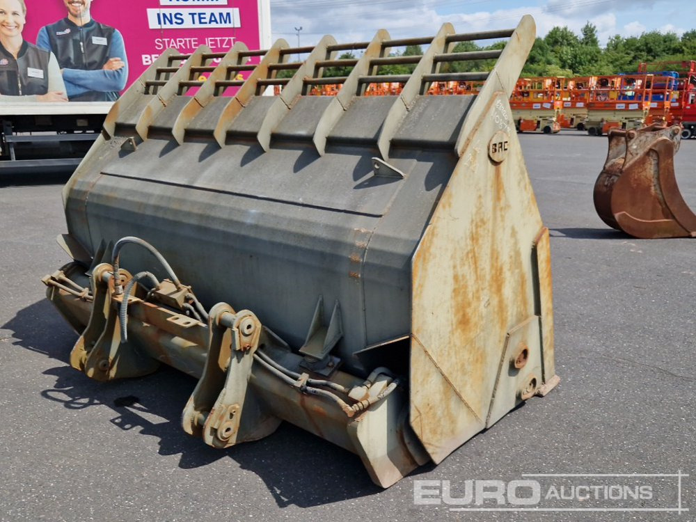 112" High Tip Front Loading Bucket to suit Wheeled Loader - Cazo: foto 3 112" High Tip Front Loading Bucket to suit Wheeled Loader - Cazo: foto 3