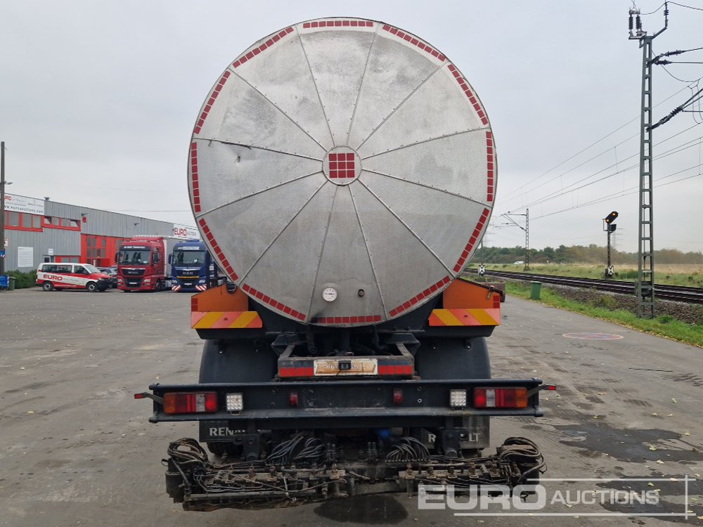 2004 Renault 220 DCI - Distribuidor de asfalto: foto 4 2004 Renault 220 DCI - Distribuidor de asfalto: foto 4