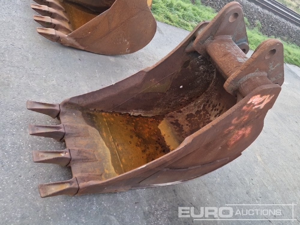 32" Digging Bucket to suit 70mm Pin - Cazo: foto 1 32" Digging Bucket to suit 70mm Pin - Cazo: foto 1