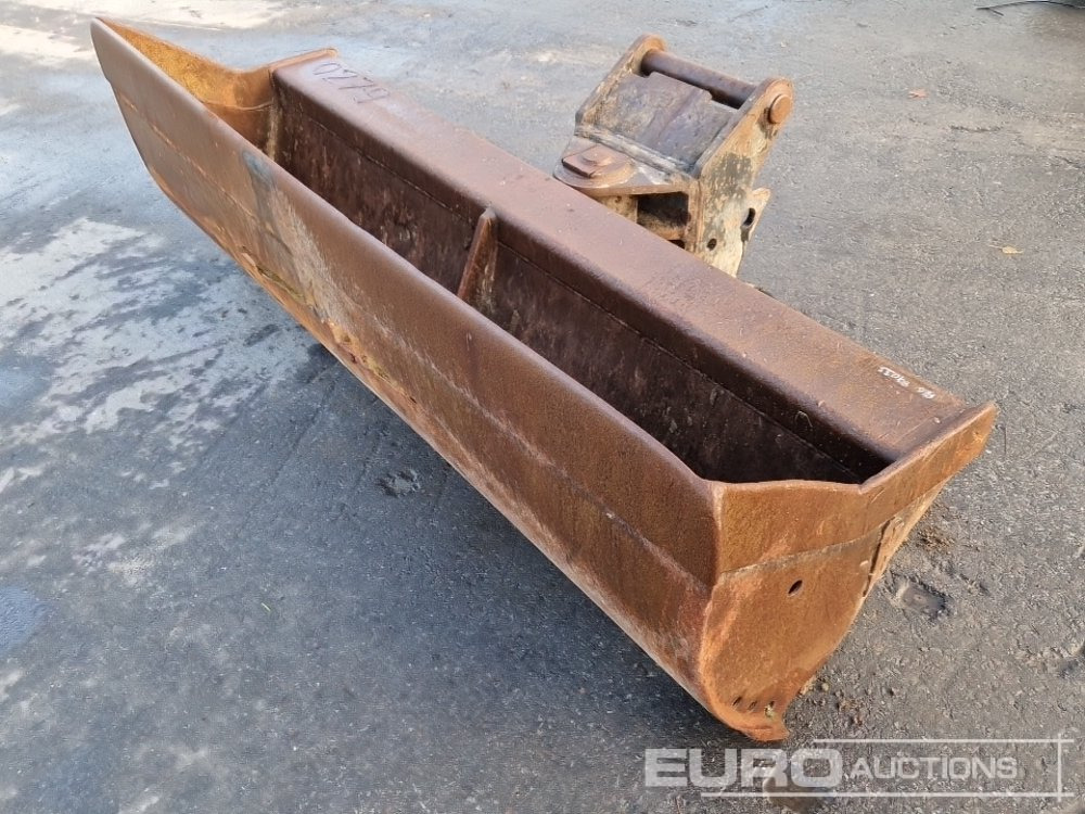 77" Tilt Ditching Bucket to suit 70mm - Cazo: foto 1 77" Tilt Ditching Bucket to suit 70mm - Cazo: foto 1
