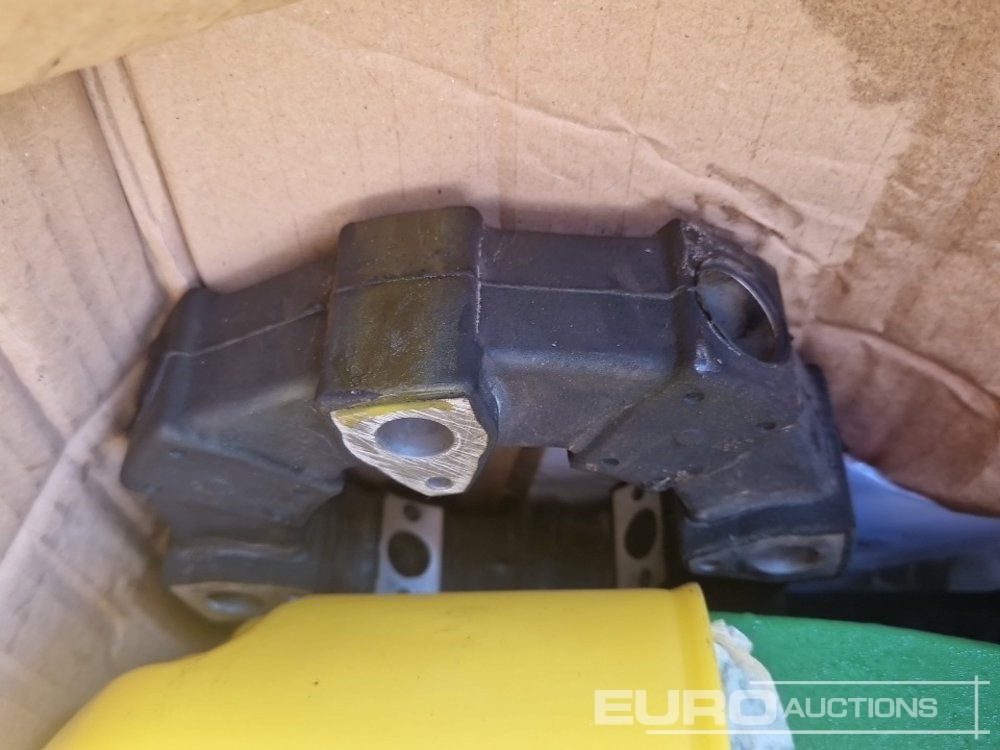 Unused Sauter Front PTO Kit, 1000RPM, 110kW / 150HP, 6 Spline, 1-3/8" Shaft, Counterclockwise Rotation to suit John Deere 6090M, 6100M, 6110M, 6120M, 6130M, 6140M - Maquinaria agrícola: foto 5 Unused Sauter Front PTO Kit, 1000RPM, 110kW / 150HP, 6 Spline, 1-3/8" Shaft, Counterclockwise Rotation to suit John Deere 6090M, 6100M, 6110M, 6120M, 6130M, 6140M - Maquinaria agrícola: foto 5