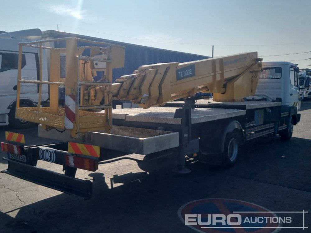 Mercedes 4x2 Access Truck, Manual Gearbox, Ruthmann Steiger TL 300E Boom, Access Platform - Camión con plataforma elevadora: foto 5 Mercedes 4x2 Access Truck, Manual Gearbox, Ruthmann Steiger TL 300E Boom, Access Platform - Camión con plataforma elevadora: foto 5