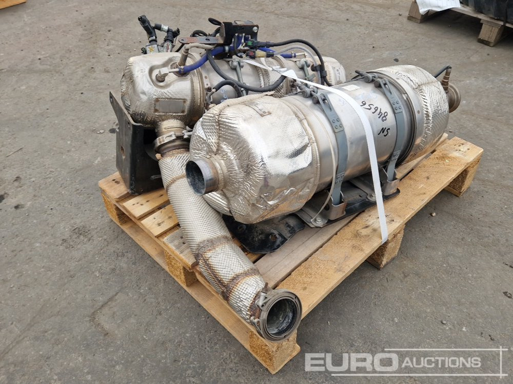 Exhaust + Silencer to suit Manitou MLT - Recambio: foto 3 Exhaust + Silencer to suit Manitou MLT - Recambio: foto 3