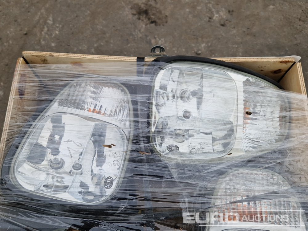 Right + Left Front Head Lights to suit Manitou MX30/50/7053 - Recambio: foto 5 Right + Left Front Head Lights to suit Manitou MX30/50/7053 - Recambio: foto 5