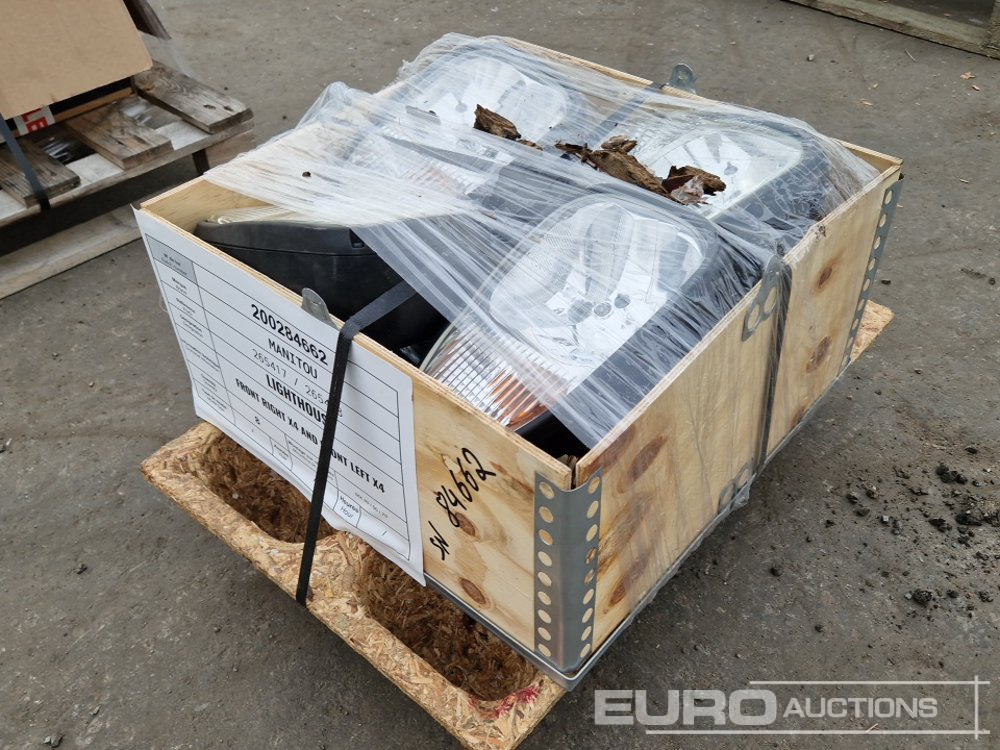 Right + Left Front Head Lights to suit Manitou MX30/50/7053 - Recambio: foto 2 Right + Left Front Head Lights to suit Manitou MX30/50/7053 - Recambio: foto 2