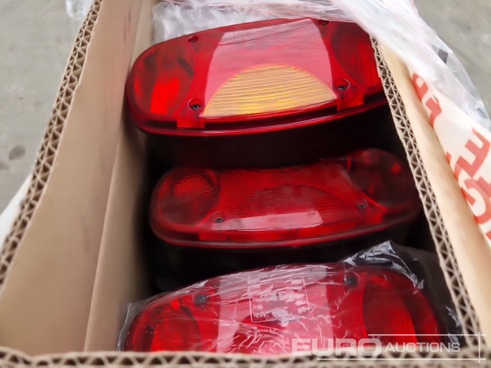 Right + Left Rear Lights to suit Manitou MLT (20 of) - Recambio: foto 3 Right + Left Rear Lights to suit Manitou MLT (20 of) - Recambio: foto 3