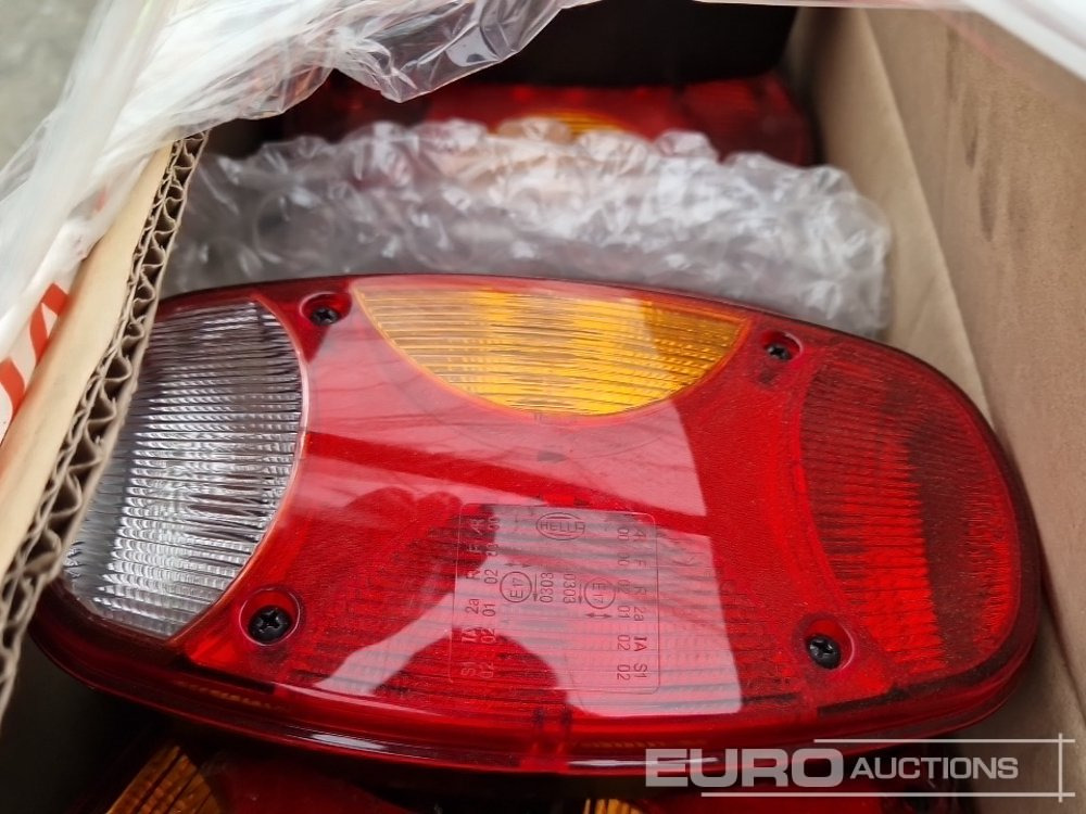 Right + Left Rear Lights to suit Manitou MLT (20 of) - Recambio: foto 4 Right + Left Rear Lights to suit Manitou MLT (20 of) - Recambio: foto 4