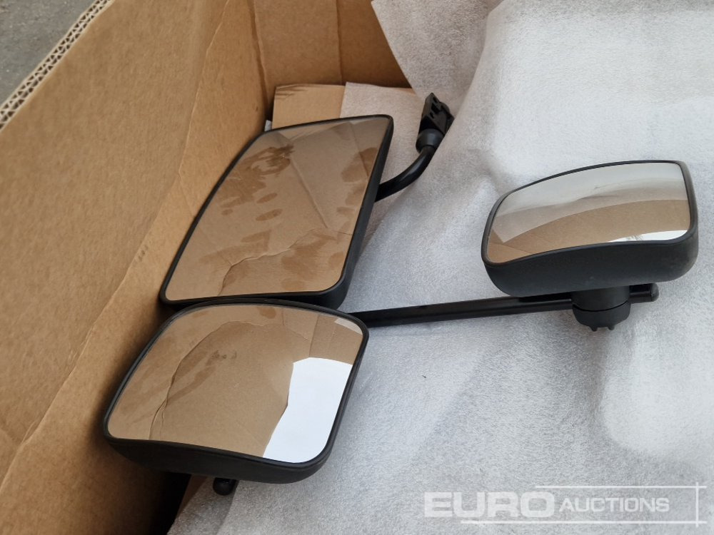 Right Rear Mirrors to suit Manitou MLT (14 of) - Recambio: foto 4 Right Rear Mirrors to suit Manitou MLT (14 of) - Recambio: foto 4