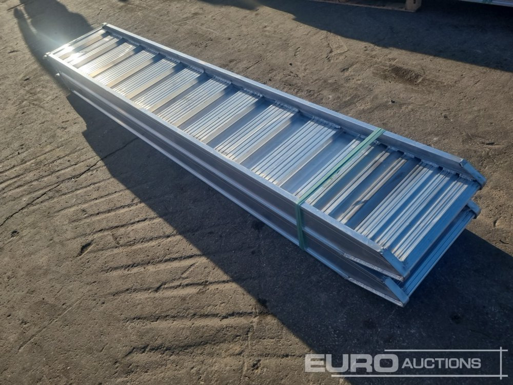Unused 148.30L Aluminium Loading Rampes (2 of) 9000kg Capacity, 3000mm Length - Rampa de carga: foto 4 Unused 148.30L Aluminium Loading Rampes (2 of) 9000kg Capacity, 3000mm Length - Rampa de carga: foto 4