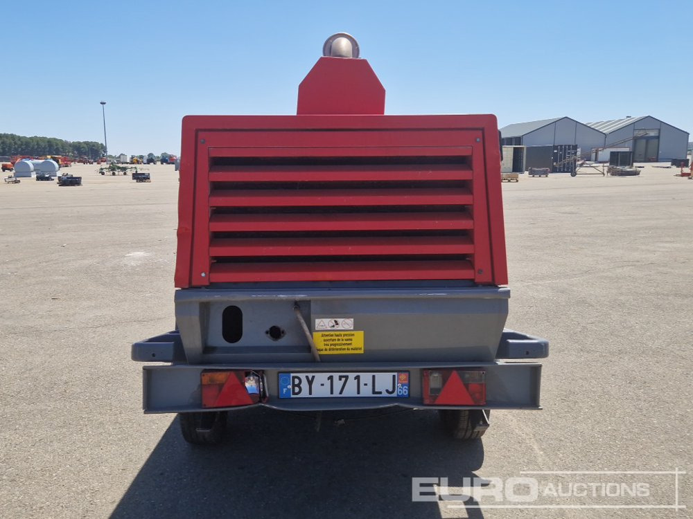 2011 Atlas Copco XAHS186DD - Compresor de aire: foto 4 2011 Atlas Copco XAHS186DD - Compresor de aire: foto 4