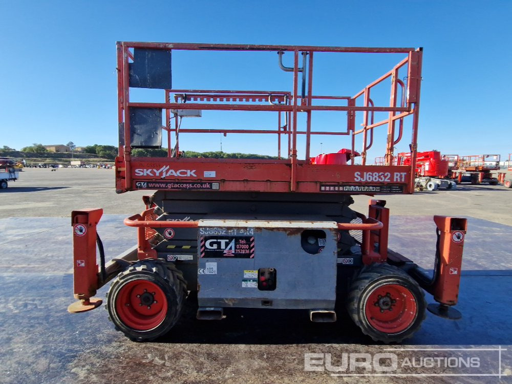 Plataforma elevadora 2015 SkyJack SJ6832RT: foto 6