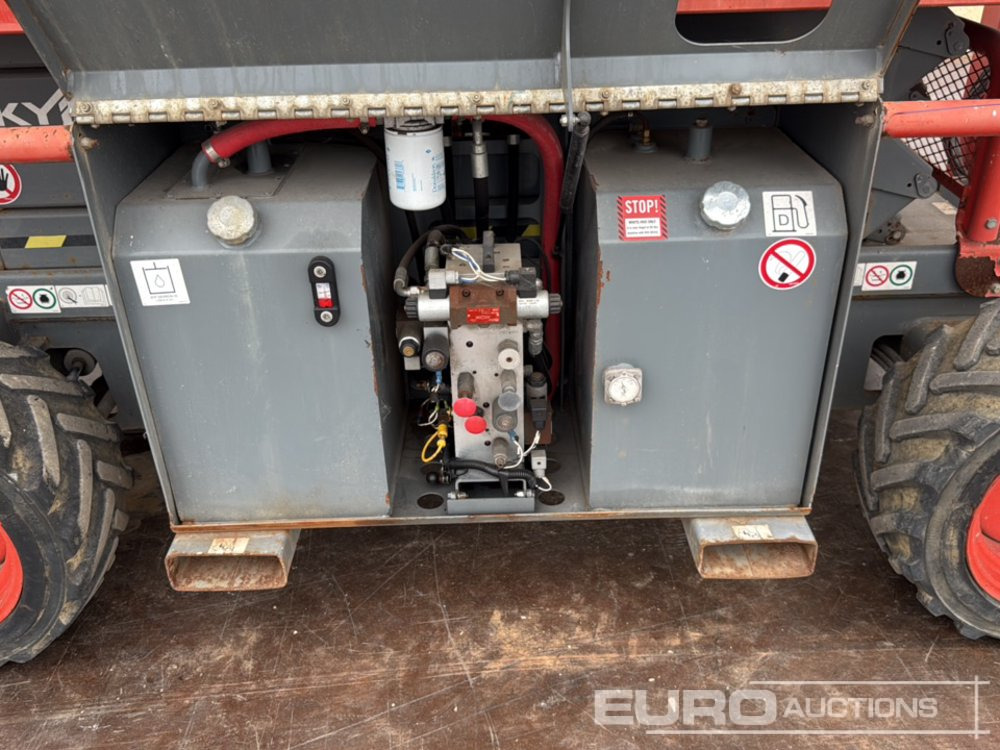 Plataforma elevadora 2017 SkyJack SJ6826RT: foto 17