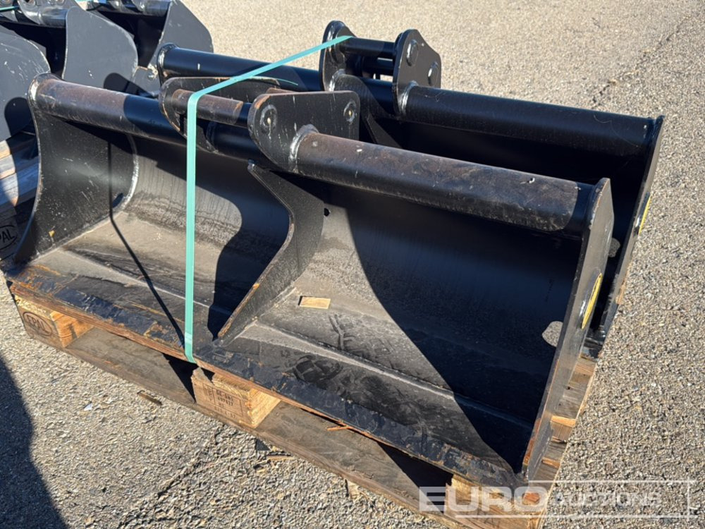 Geith G03R-1200-9199 to suit MCR1009 (S/N 1165973), Ditching Bucket G04-1200-311 to suit QR40 (S/N 1073314) - Cazo: foto 2 Geith G03R-1200-9199 to suit MCR1009 (S/N 1165973), Ditching Bucket G04-1200-311 to suit QR40 (S/N 1073314) - Cazo: foto 2