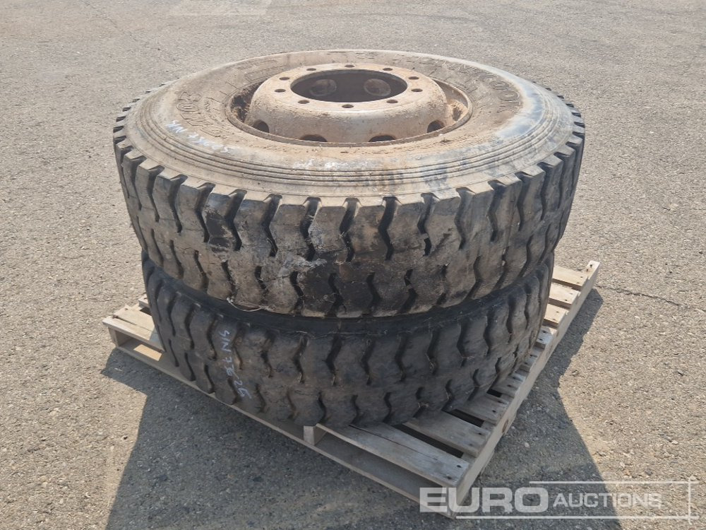 Hankook Pallet of 13R22.5 Wheel (2 of) - Neumático: foto 1 Hankook Pallet of 13R22.5 Wheel (2 of) - Neumático: foto 1