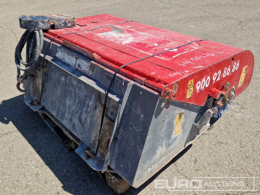 Bobcat 60 SWEEPER - Implemento para Minicargadora: foto 3 Bobcat 60 SWEEPER - Implemento para Minicargadora: foto 3