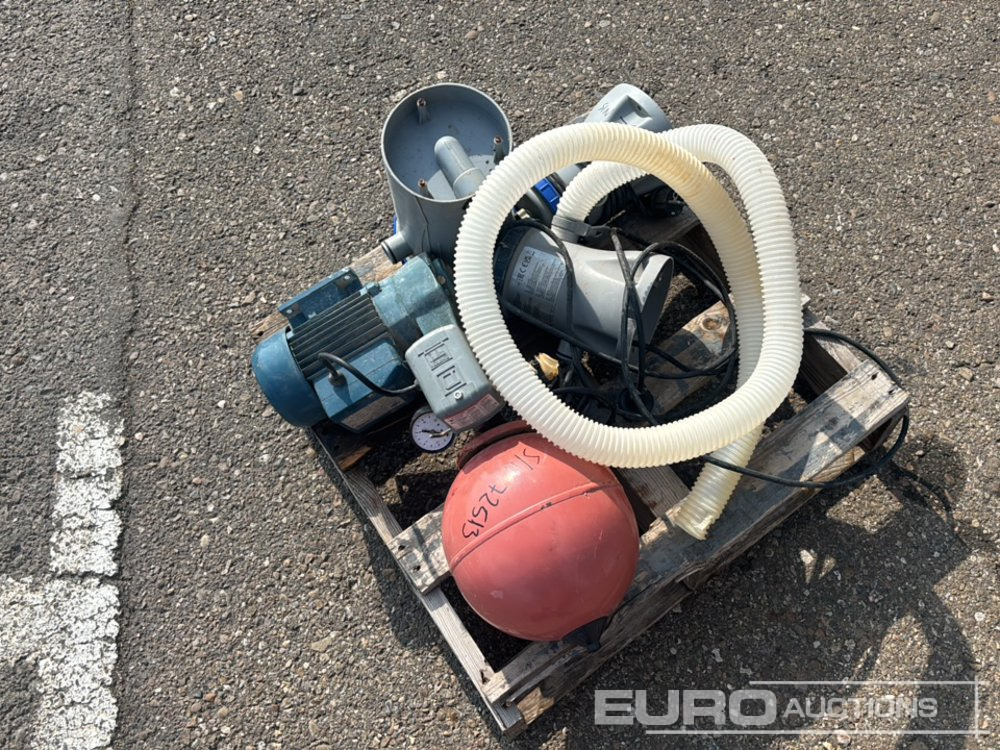Submersible Water Pumps (3 of) / Bombas de Agua - Equipo de construcción: foto 3 Submersible Water Pumps (3 of) / Bombas de Agua - Equipo de construcción: foto 3