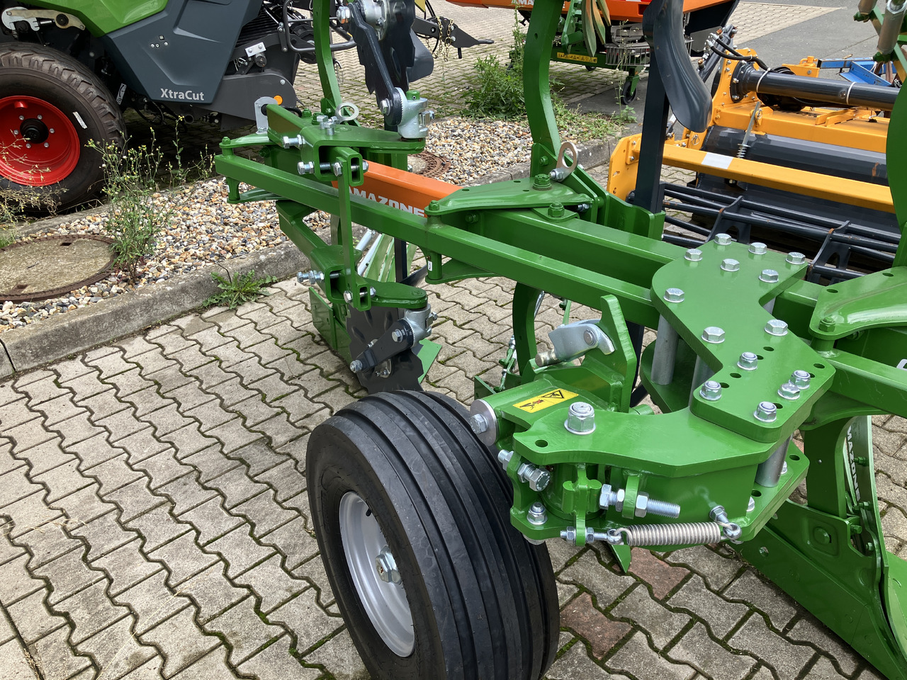 Amazone CAYROS XMS 950 V 5-Schar - Arado: foto 2 Amazone CAYROS XMS 950 V 5-Schar - Arado: foto 2