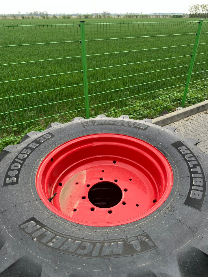 Fendt 540/65R28 142D Michelin - Neumáticos y llantas: foto 2 Fendt 540/65R28 142D Michelin - Neumáticos y llantas: foto 2