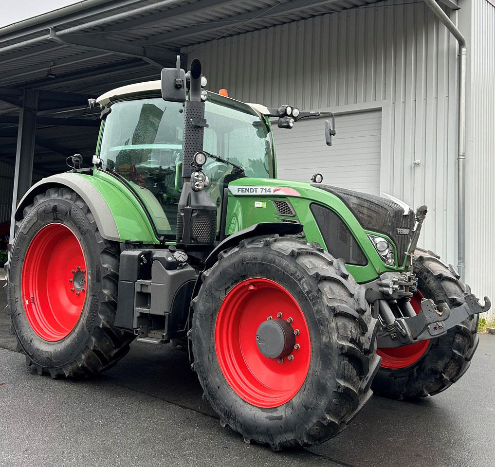 Fendt 714 Vario SCR Profi - Tractor: foto 1 Fendt 714 Vario SCR Profi - Tractor: foto 1