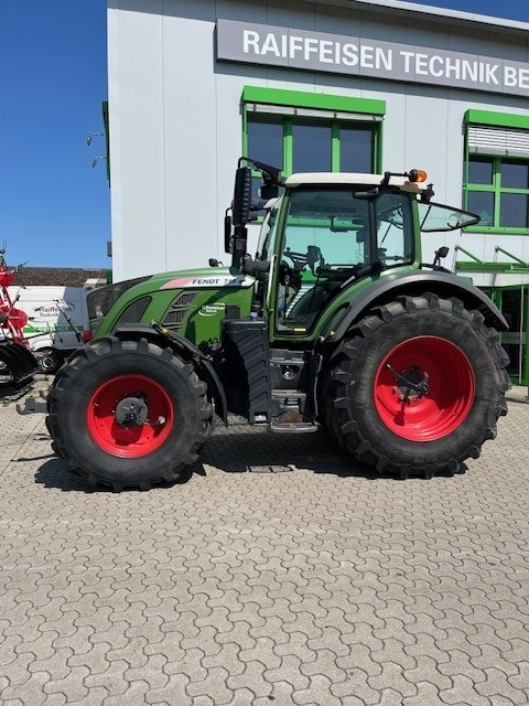 Fendt 718 Vario S4 - Tractor: foto 1 Fendt 718 Vario S4 - Tractor: foto 1