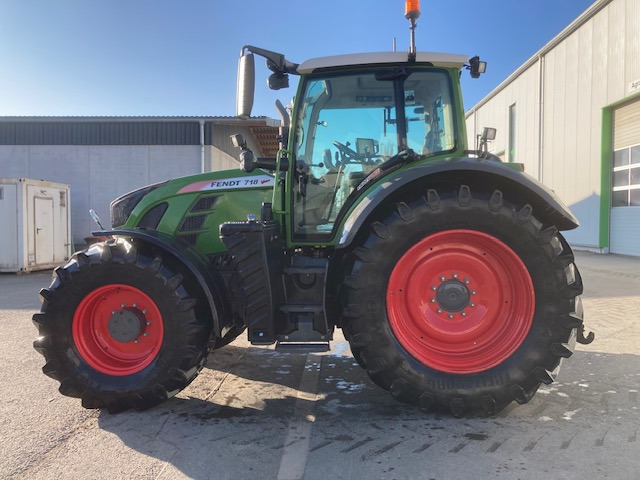 Fendt 718 Vario S4 Profi - Tractor: foto 1 Fendt 718 Vario S4 Profi - Tractor: foto 1